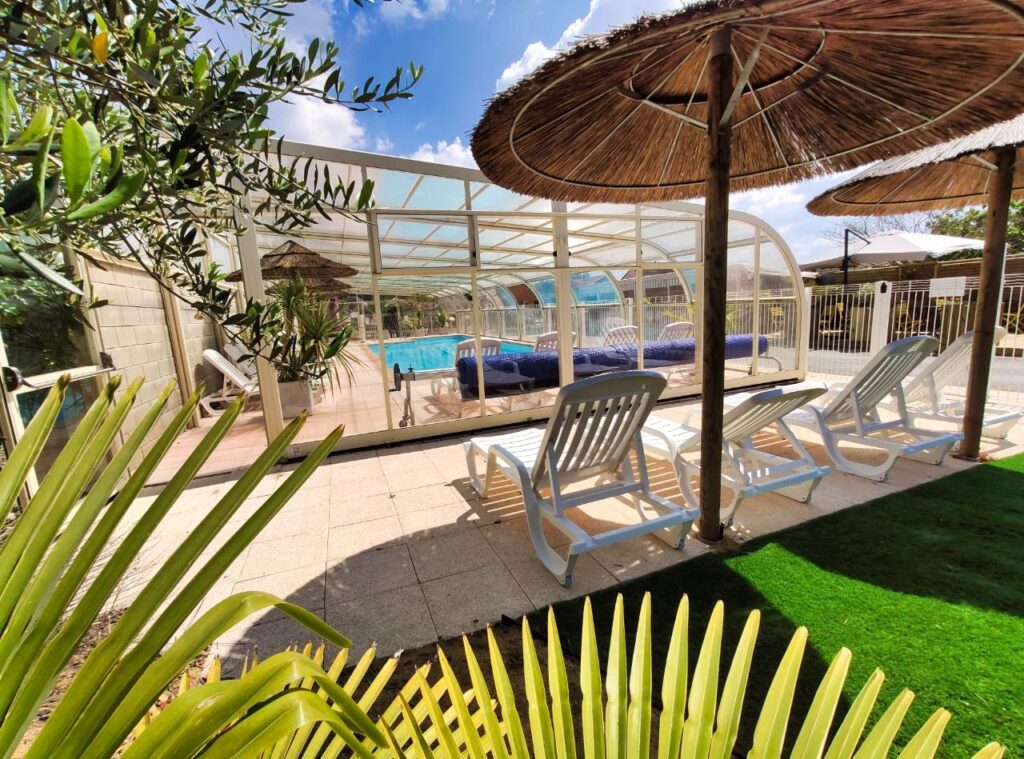 Extérieur piscine camping le Bernier